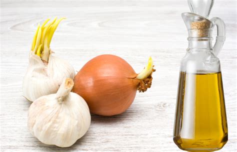 Onion Juice For Hair Growth - Benefits & How To Use It