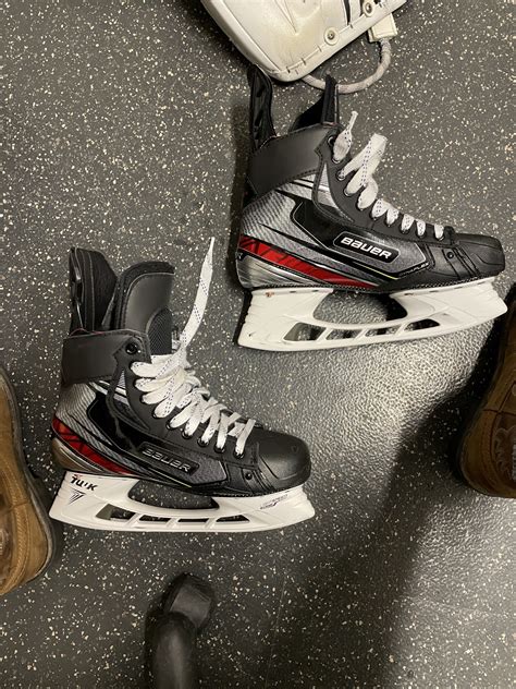 New Bauer Regular Width Pro Stock Size 8 5 Vapor 2X Pro Hockey Skates