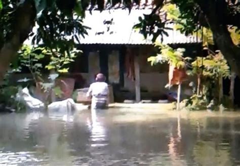 Banjir Di Demak Makin Parah 1 800 Rumah Warga Tergenang Air Setinggi