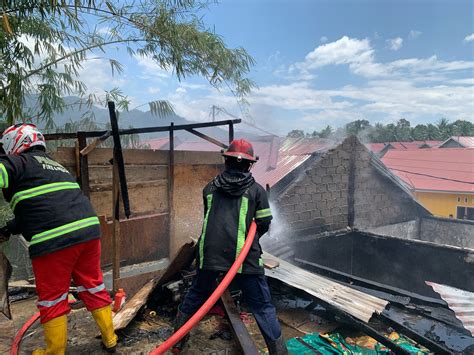 Kebakaran Di Koto Tangah Hanguskan Dua Rumah Dan Satu Motor