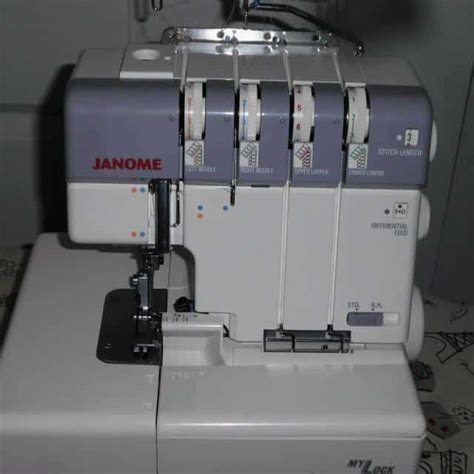 Overlock Sewing Machine: How It Works