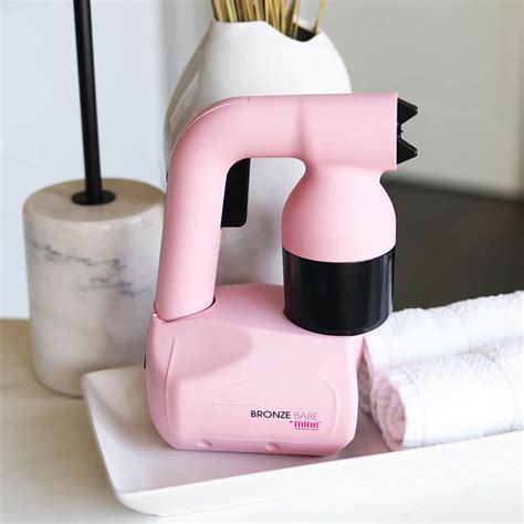 MineTan Bronze Babe Personal Spray Tan Kit Pink 50ml LOOKFANTASTIC Spray Tan Kit Tanning