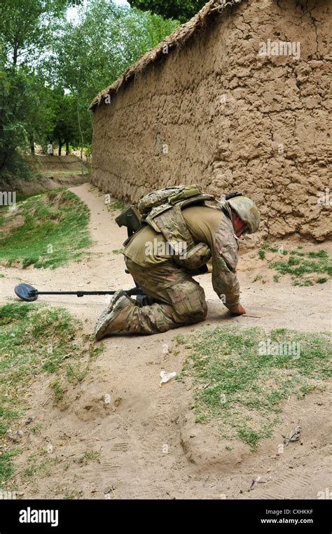 Tarin Kot Afganist N Un Soldado Del Ej Rcito Australiano Con El