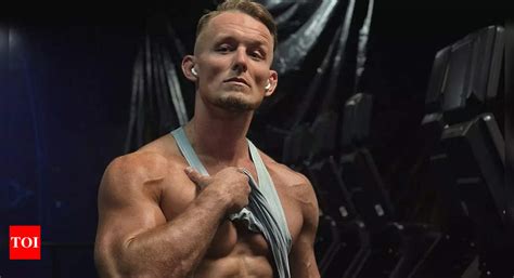 Ludwig Kaiser Flaunts Physique Ahead Of Wwe Smackdown In Chicago Wwe