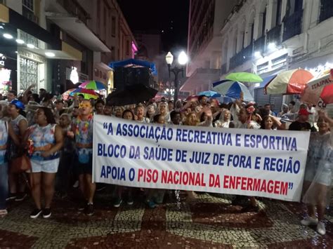 Desfile Do Bloco Da Sa De Do Corredor Da Folia Carnaval De Juiz De