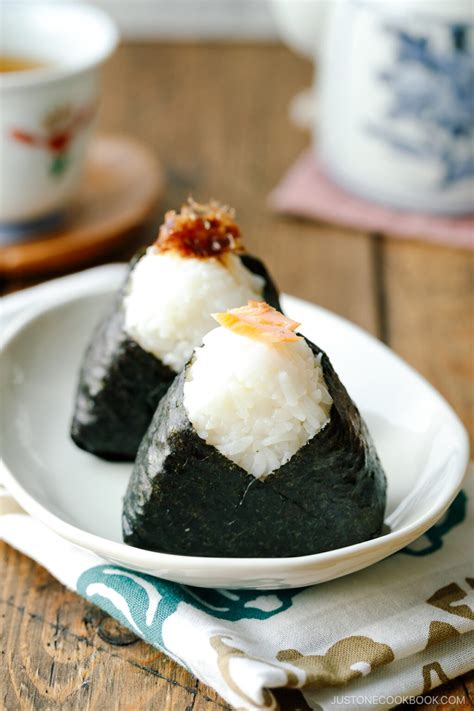 Yaki Onigiri Grilled Rice Ball 焼きおにぎり • Just One Cookbook