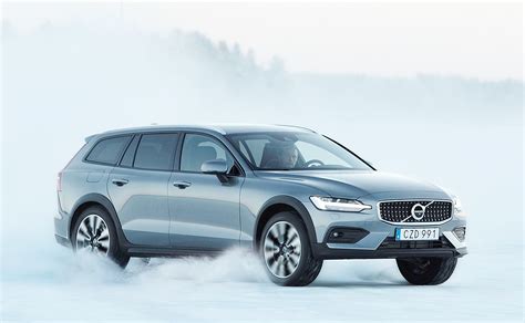 2020 Volvo V60 Cross Country Reviews Automotive News