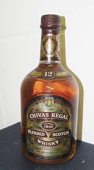 Lot Art 10 Bouteilles De Chivas Regal Blended Scotch Whiskey 12 Ans