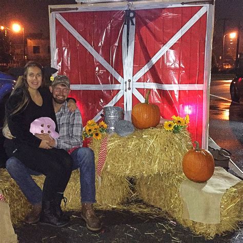 Trunk Or Treat Barn Halloween Farm Pregnant Cow My Farmer Milk Can