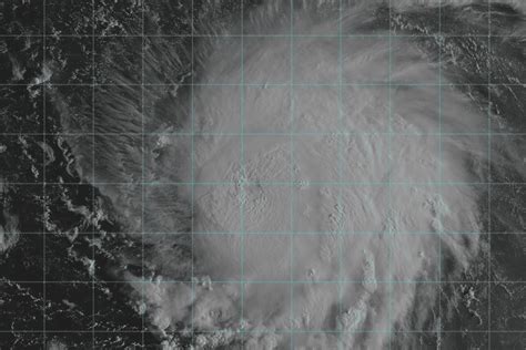 Hurricane Lee becomes monster Category 5 off east coast, turn north modeled