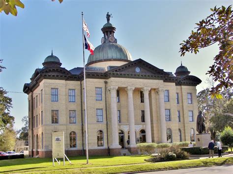 Monuments Of Justice Fort Bend County Courthouse Texas County Progress