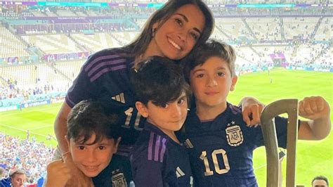 Romantica Hd Antonela Roccuzzo Y Los Hijos De Messi Los Más Felices