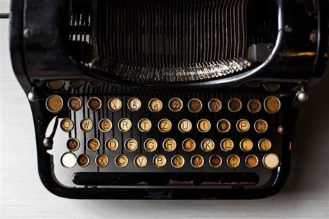 Free Photo | Retro Typewriter Machine Old Style