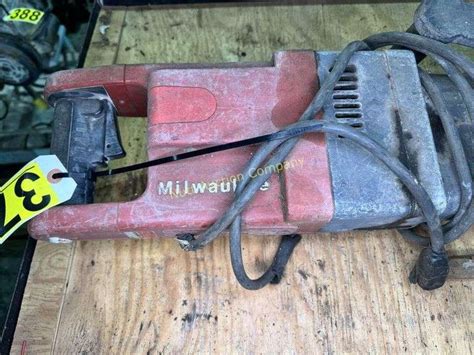 Milwaukee electric jack hammer - Nutt Auction