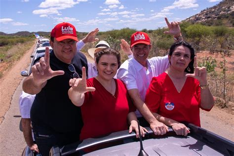 Mar Lia Arraes Andr De Paula E Sebasti O Oliveira Participam Da Maior