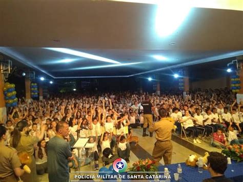 V Deo Proerd Forma Quase Alunos Em Laguna E Pescaria Brava Agora