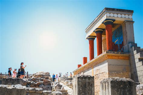 ﻿Knossos: Daily Life in the Minoan Era