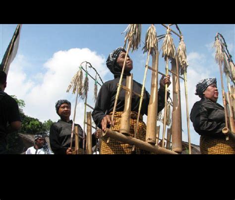alat alat musik tradisional angklung gubrag