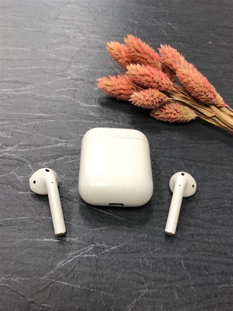 原廠 Apple Airpods 全新裸裝 耳機及錄音音訊設備 耳機在旋轉拍賣