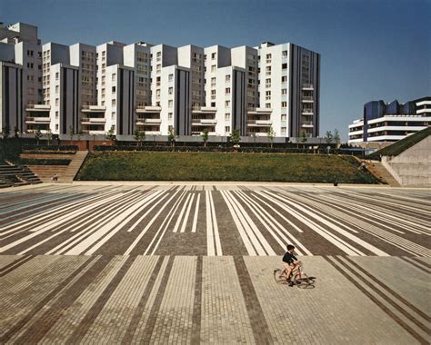 quand doisneau photographiait la banlieue parisienne des années 1980