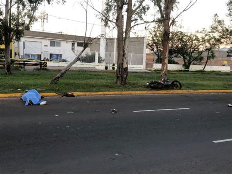 Tras Estrellarse Contra Un Rbol Motociclista Se Mat En