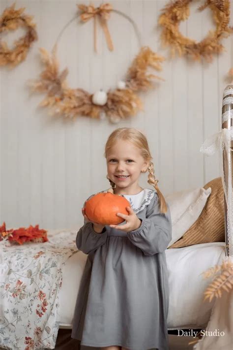 Осенний декор в зале мастерская - Daily Studio