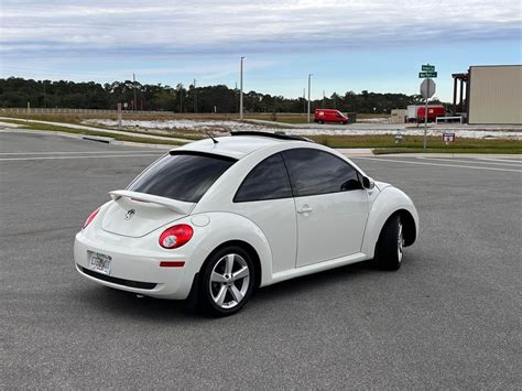 2008 New Beetle Triple White Sedan