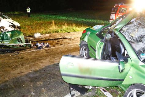 Fotostrecke T Dlicher Unfall Bei Ostelsheim J Hriger Autofahrer