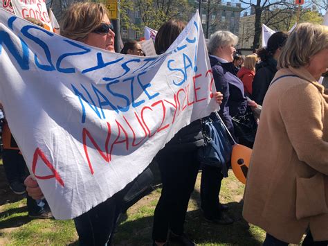 Manifestacja nauczycieli przed MEN Za tydzień protest ogólnopolski