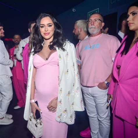 Bruna Biancardi Estava Elegante Vestido Rosa Claro Na Festa De