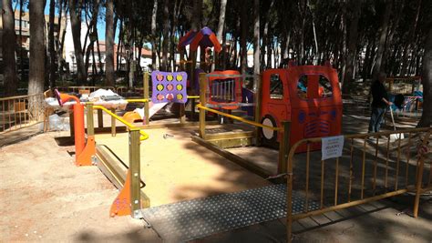 Colocaci N De Juegos Infantiles En Parques Y Jardines Del Municipio