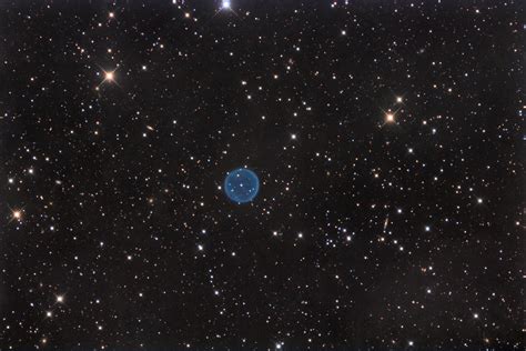 Planetary Nebula Glows Like a Blue Space Bubble (Photo) | Space