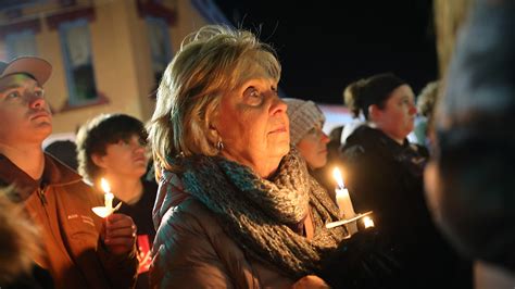 Michigan school shooting: Community gathers at vigil to remember ...