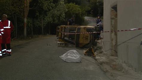 Schiacciato Dal Muletto Che Guidava Operaio Muore A Corigliano Rossano