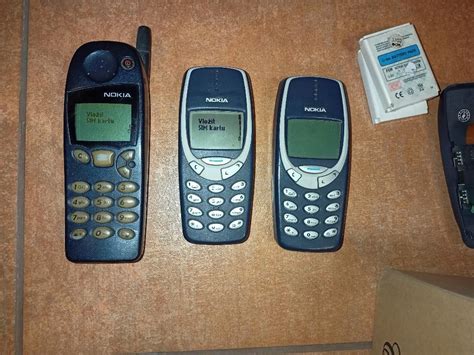 STARÉ RETRO MOBILNÍ TELEFONY NOKIA 3310 AJ KONVOLUT Aukro