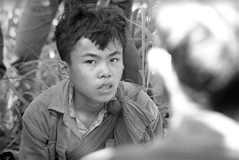 Vietnam War 1965 Cheo Reo A Viet Cong Soldier Captured Flickr