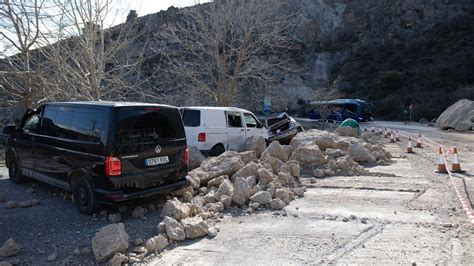 Fotos As Est La Zona Del Desprendimiento De Rocas De La Carretera De