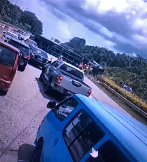 Getaran Video Galeri Lori Terbalik Punca Laluan Ke Tuas Sesak