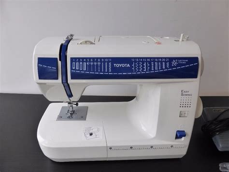 Sewing Machine Toyota Electronic Rs 2000 Series In Excellent