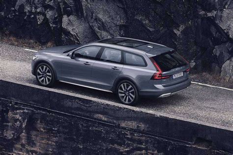 2022 Volvo V90 Cross Country B6 Cross Country 0 60 Times Top Speed