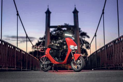 CU On The Street Super Soco Bring Their CU Mini Electric Moped To The UK