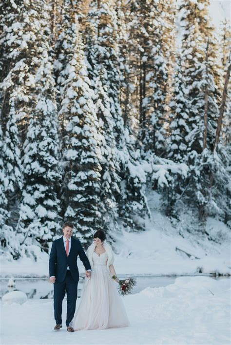 Emerald Lake Lodge Winter Elopement | Cilantro on the Lake ceremony