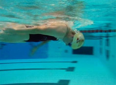 How to do a flip turn in swimming - B+C Guides