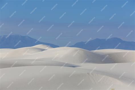 Premium Photo | White sand dunes