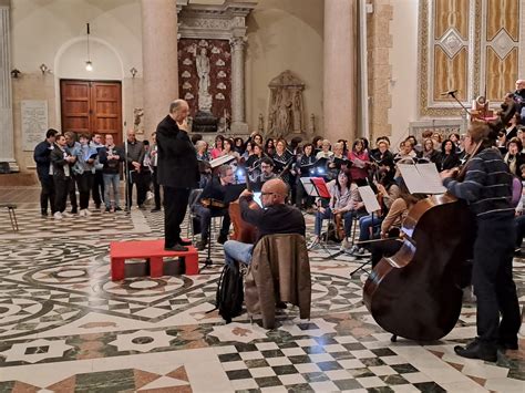 Messina Grande Attesa Per Il Concerto Cantiamo A Te Vergine Fatta