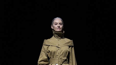 erdem fall  ready  wear fashion show vogue