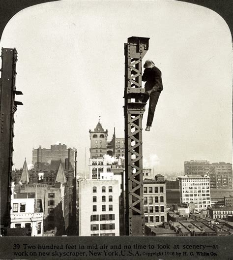 See 30 Photos Of Daredevil Skyscraper Construction Workers Hanging Out