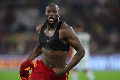 Napoli Likely To Attempt Summer Move For Romelu Lukaku Get Italian