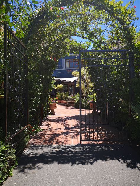 Labia Theatre – Helpful Haz