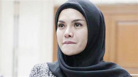 Alami Saraf Kejepit Nikita Mirzani Dilarikan Ke Rumah Sakit Prohaba Co